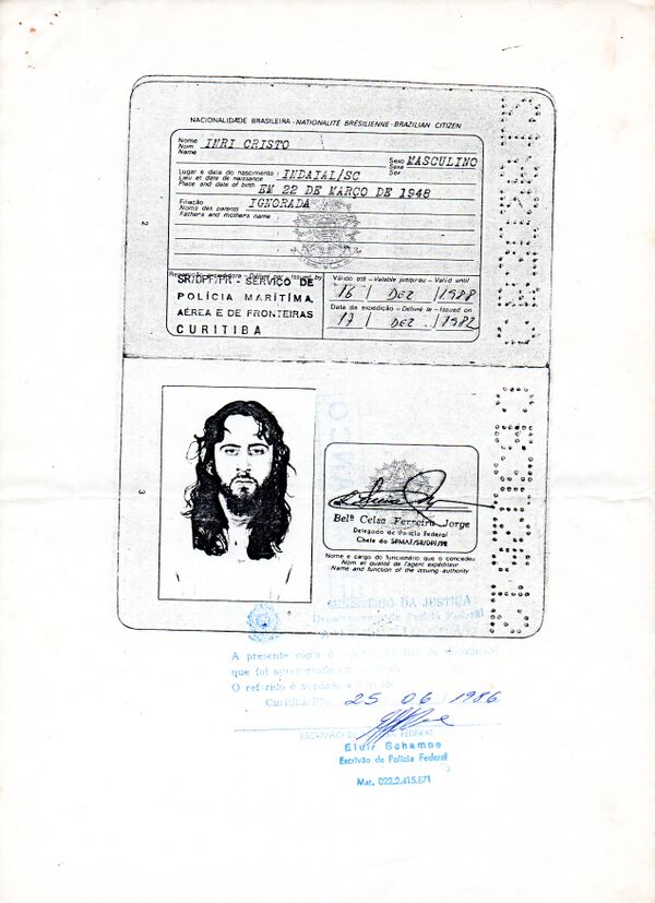 Passaporte-(Pág.-2-3)-de-INRI-CRISTO-Autenticado-pela-Policia-Federal-do-Brasil.jpg