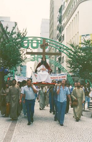 Desfile-de-INRI-CRISTO-em Curitiba-3.jpg